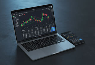 Surveillez l’activité — consultez l’historique de trading et l’activité du compte
